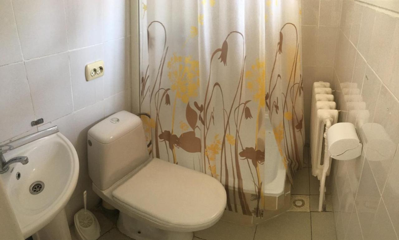 Gelena Гостьовий Двір Užhorod Esterno foto