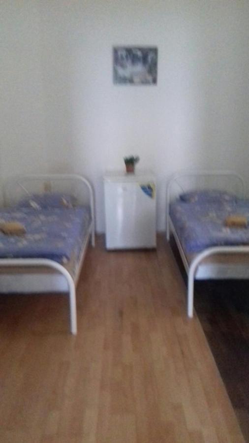 Gelena Гостьовий Двір Užhorod Esterno foto